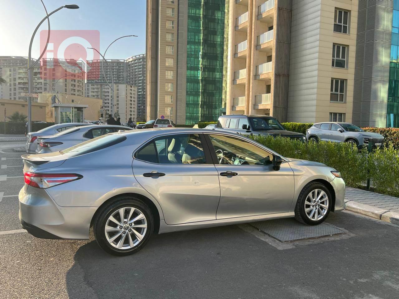 تۆیۆتا کامری